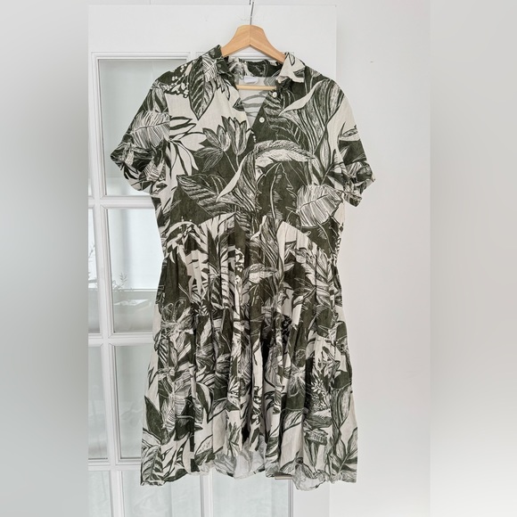 Madeleine size M oversized green palm leaf floral, costal style linen dress - Picture 1 of 3